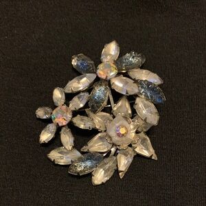 Elegant Silver Floral Brooch